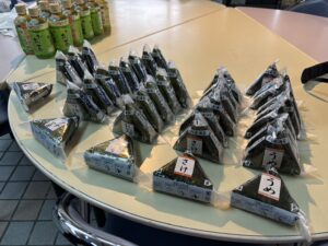 小豆島で島の方と一緒に公民館の清掃活動をしてきました🧹フェリーのうどんは最高です。