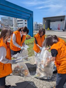 小さな活動、大きな笑顔。地域清掃を行いました^^